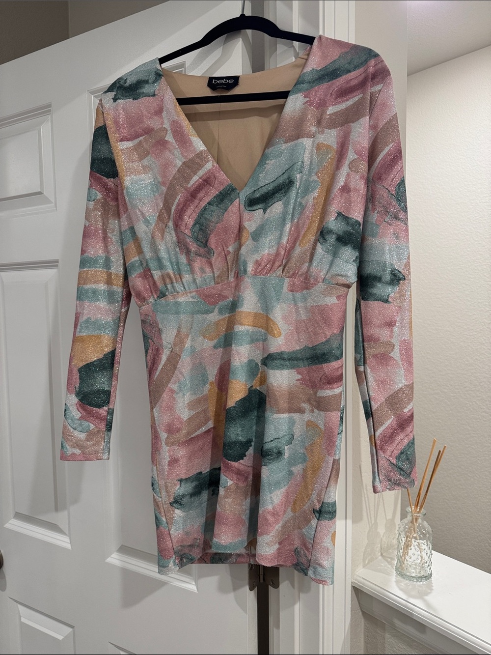 NWOT. bebe Pink Multi V-Neck Long Sleeve Dress